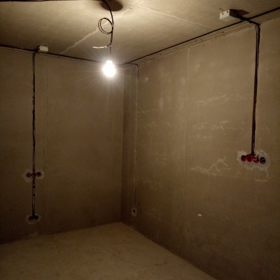 Прокладка силовых и слаботочных сетей