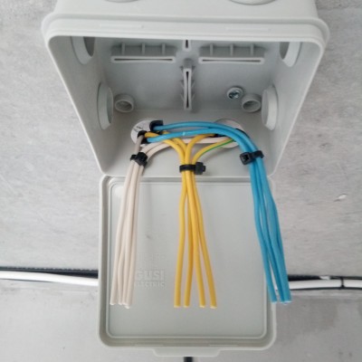 Прокладка силовых и слаботочных сетей